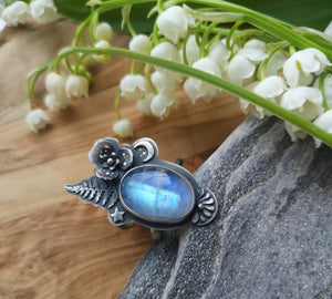 The Healer Ring 8.5 US - Moonstone Ring